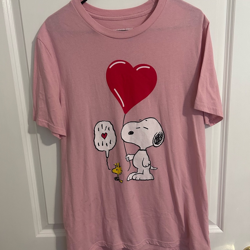 Peanuts Pink Snoopy Heart Balloon T-Shirt